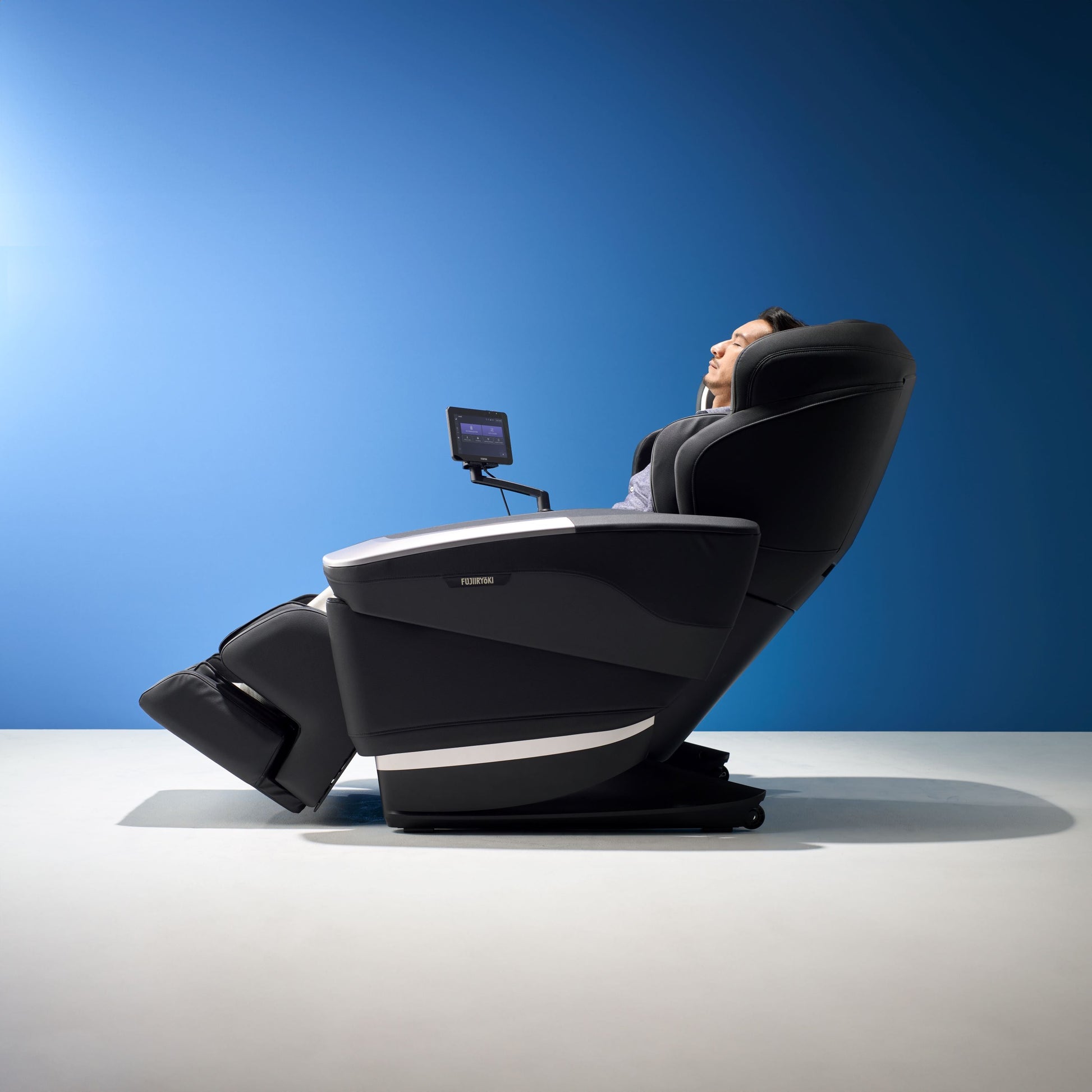 FUJIIRYOKI: Cyber Relax Ai Hergestellt in Japan 5D Ai Ultra Premium Massage Chair (JP4000)