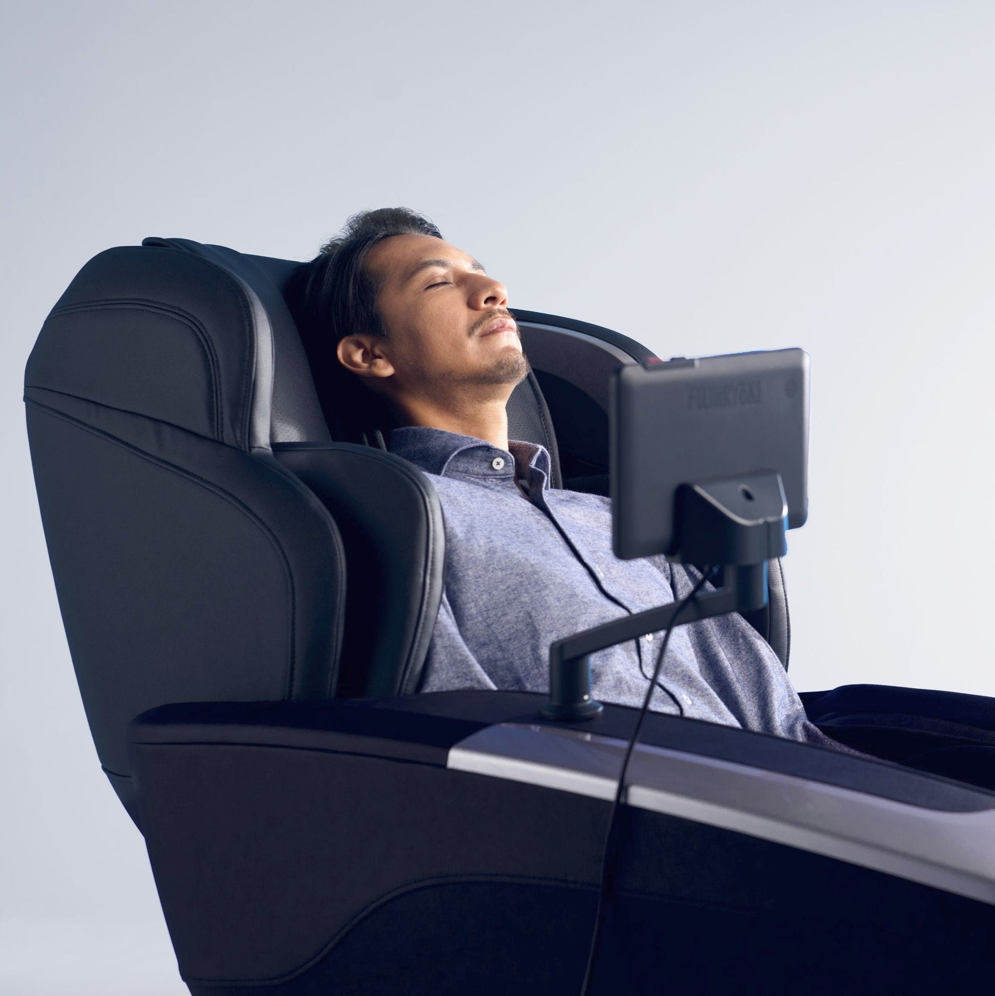 FUJIIRYOKI: Cyber Relax Ai Hergestellt in Japan 5D Ai Ultra Premium Massage Chair (JP4000)