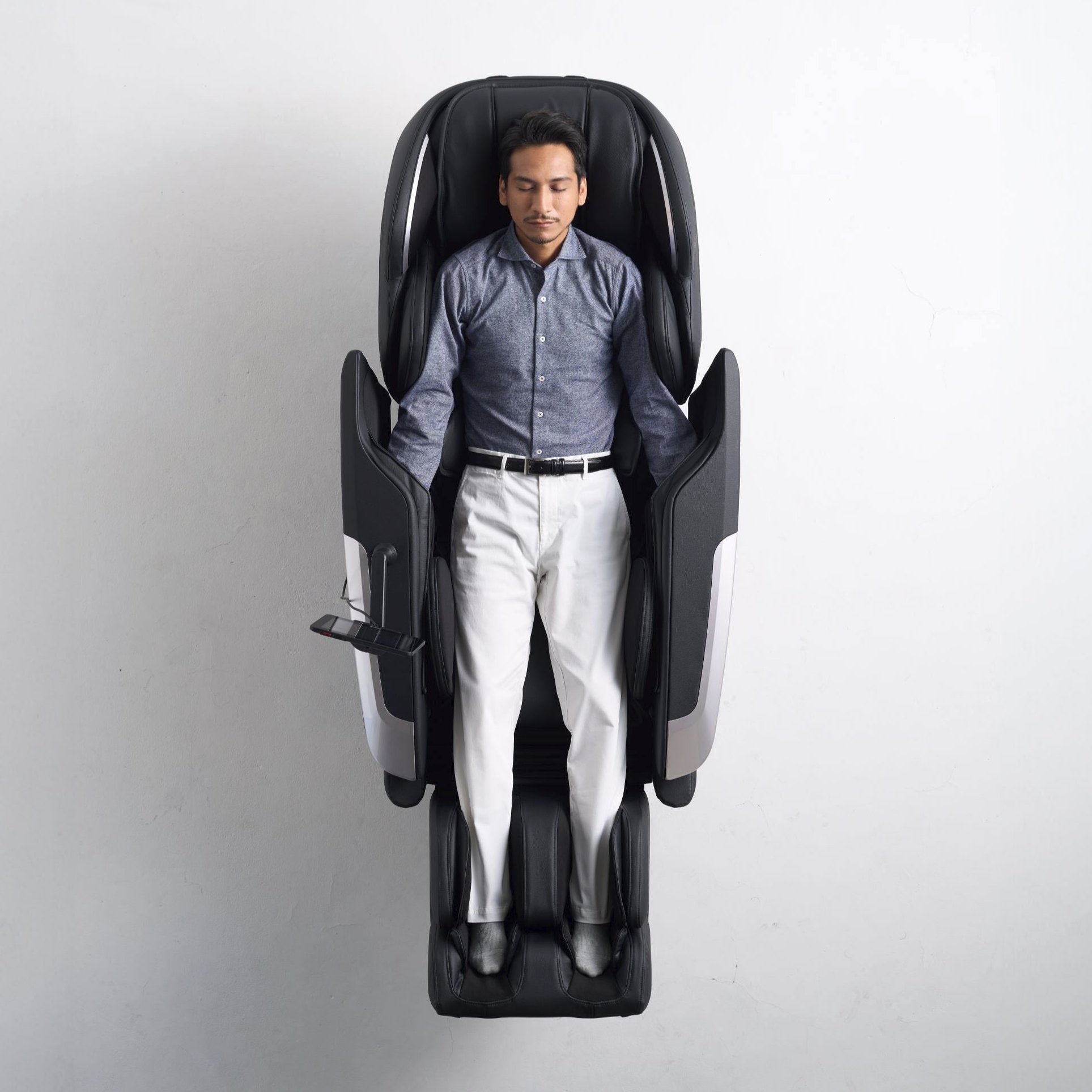 FUJIIRYOKI: Cyber Relax Ai Hergestellt in Japan 5D Ai Ultra Premium Massage Chair (JP4000)